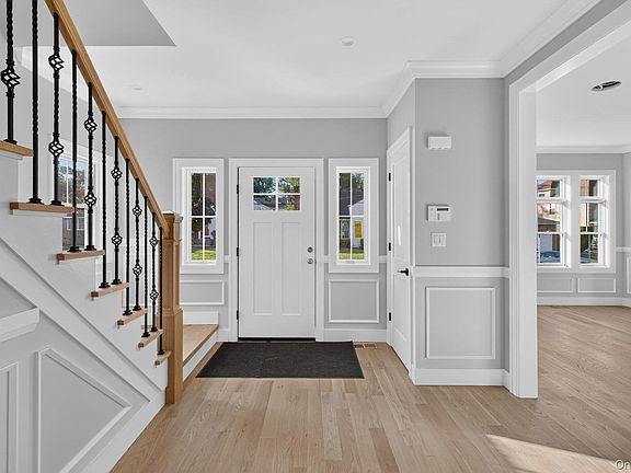 5th image of 131 Searingtown Road