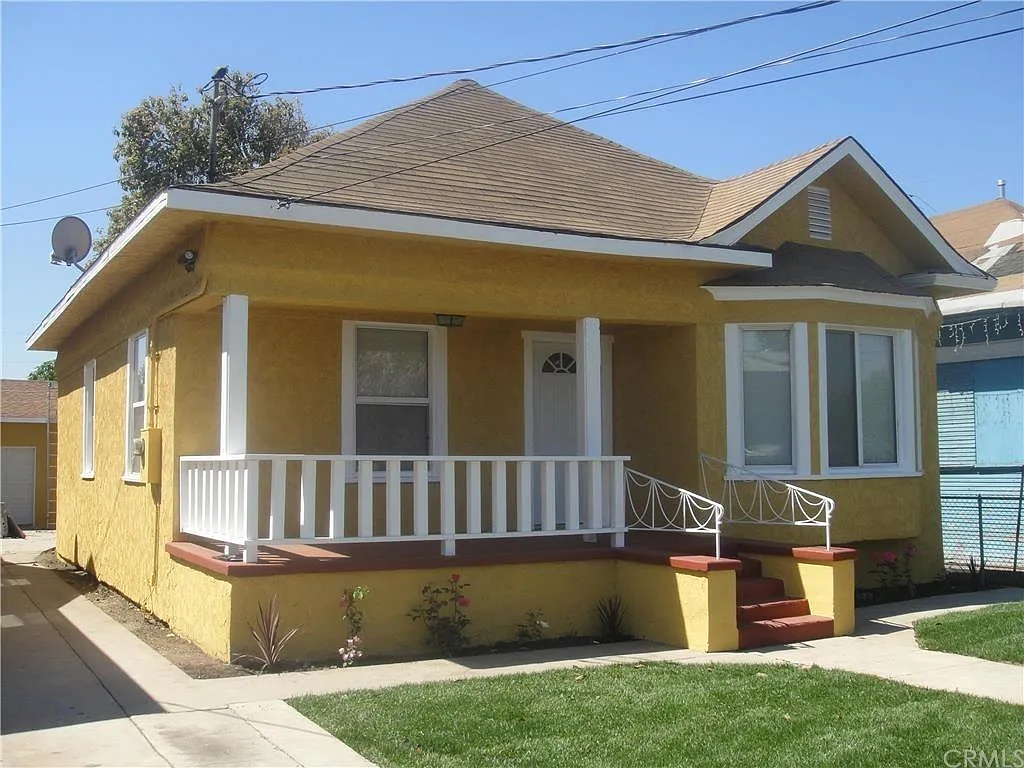 454 E 32nd Street — Photo 3