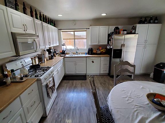 5th image of 756 Butterfield Ln
