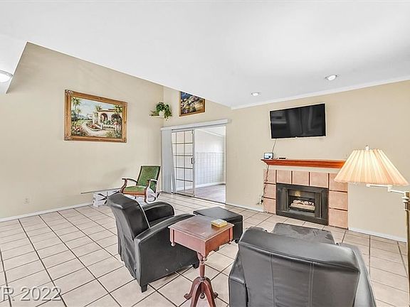 5th image of 2512 Court St