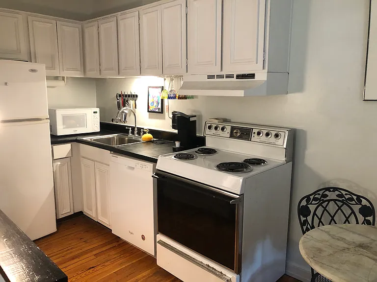 3051 Idaho Ave NW — Photo 5