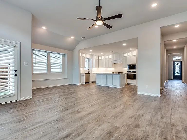 6209 White Creek Dr — Photo 2