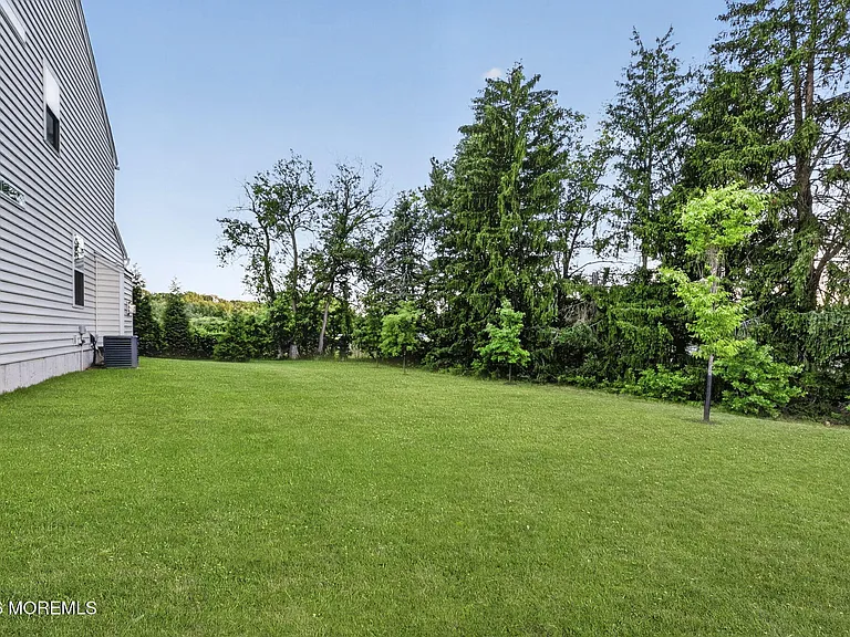 319 Tulip Ct — Photo 62
