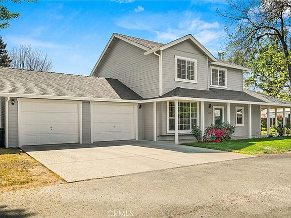 3rd image of 1223 Spruce Ave