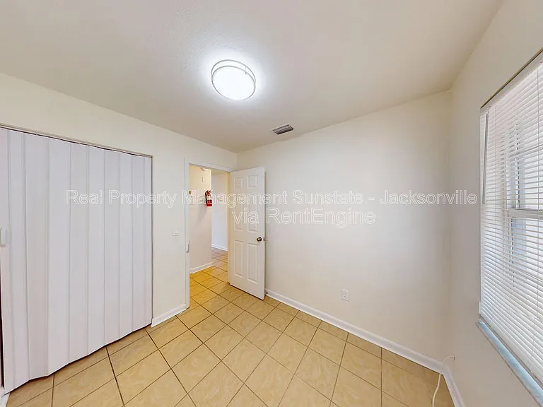 1010 Bronson St #12 — Photo 8
