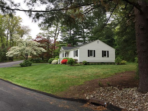 2nd image of 9 Briarwood Dr
