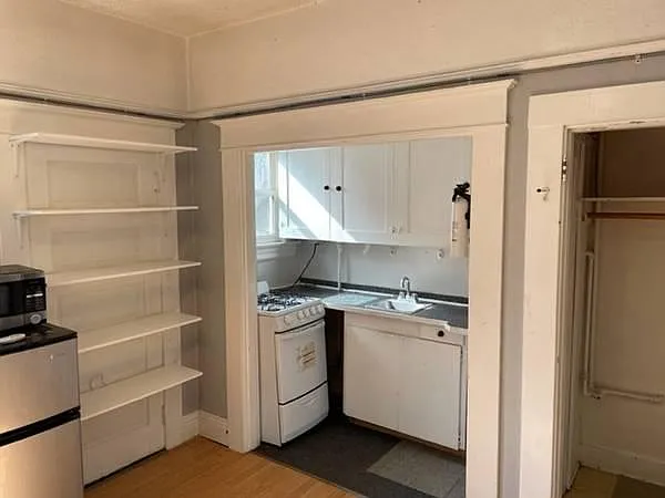 2155 NW Everett St — Photo 2