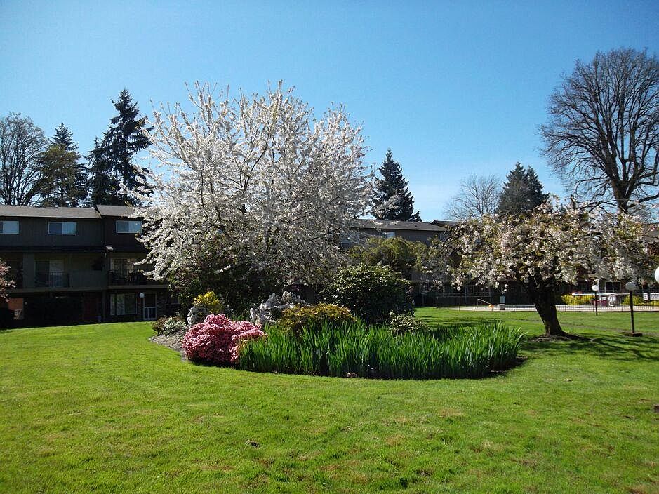 Oak Grove Village Apartments 3500 SE Oak Grove Blvd Milwaukie OR Zillow