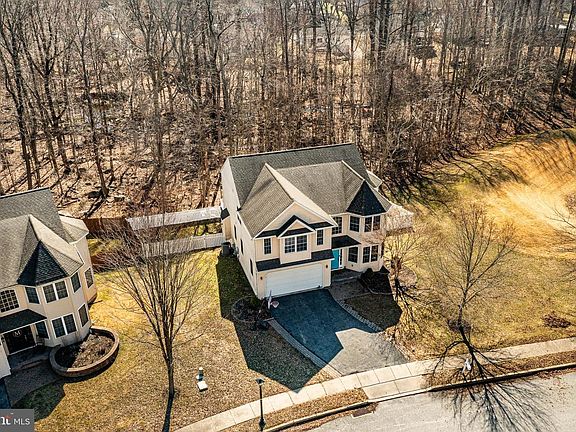 2nd image of 107 Luzak St