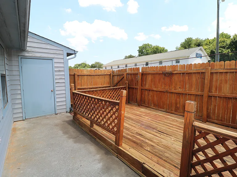 1600 Windsong Ct — Photo 13