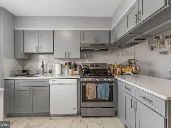 158 Montgomery Ave #2, Bala Cynwyd, PA 19004