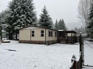 22227 S Forest Loop Rd, Granite Falls, WA 98252