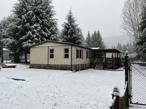 22227 S Forest Loop Rd, Granite Falls, WA 98252