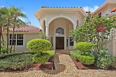 Home For Sale In Woodfield Country Club