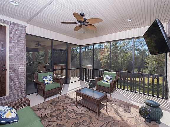 Screened Porch - Lounge