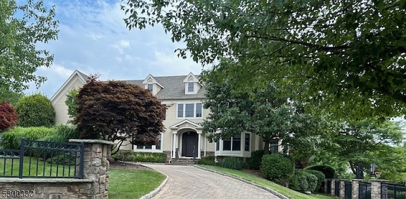 1st image of 12 Sunshine Ln