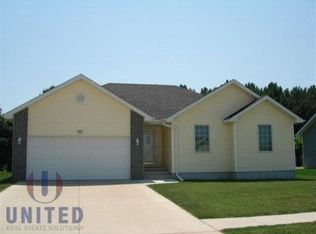 608 E 26th St, S Sioux City, NE 68776