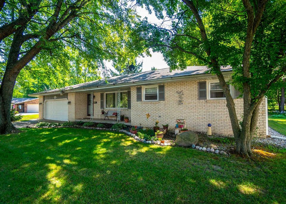 1st image of 3955 E 34th Ct