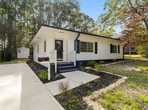 604 Oak St, Fuquay Varina, NC 27526