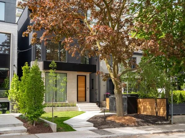 18 Gormley Ave, Toronto, ON M4V 1Y8