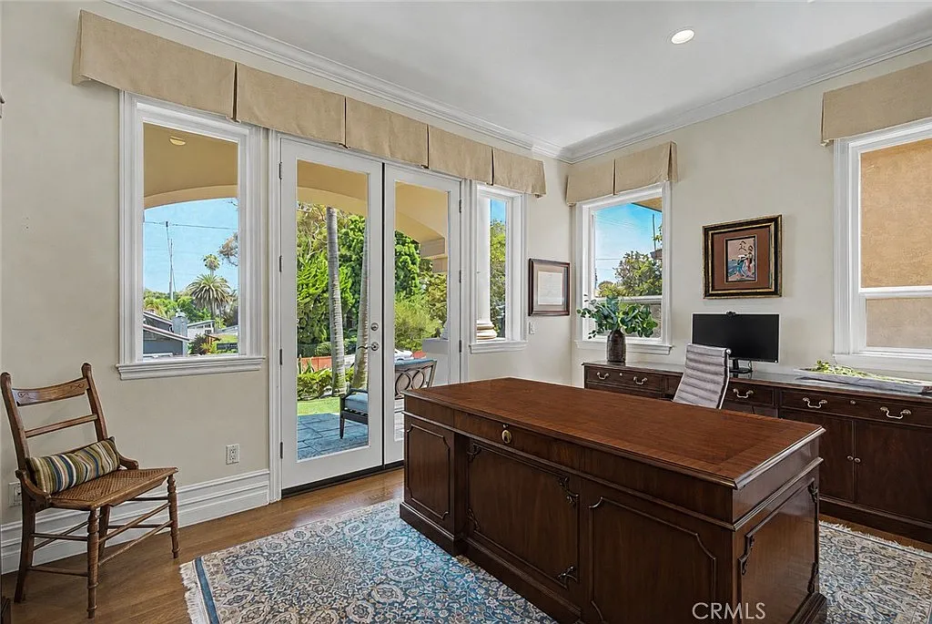 5 bed, 4.5 bath, 3580 sqft, $15,600 — Photo 3