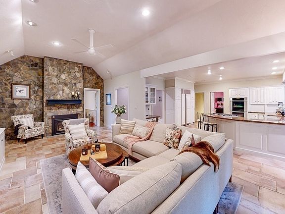 3rd image of 108 Campion Rd