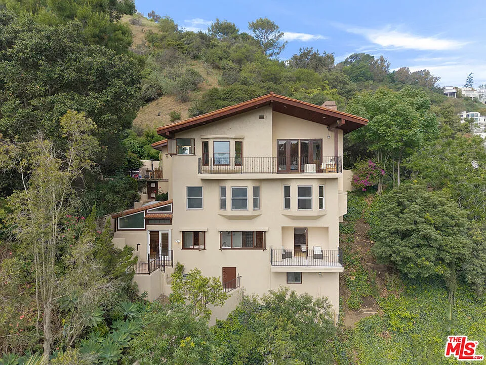 Building Photo - 10160 Cielo Dr #1/2