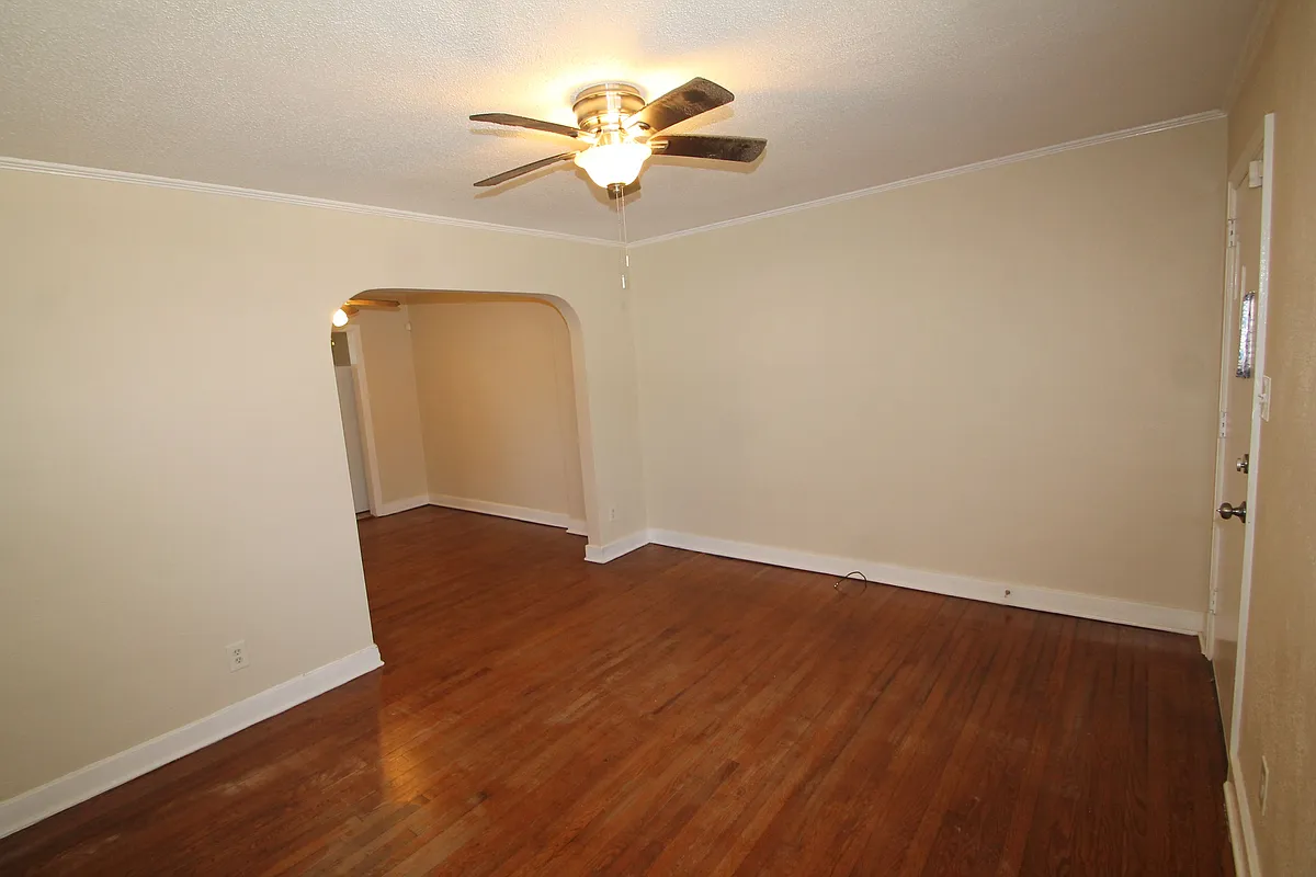 Building Photo - 2509 Wood Ave