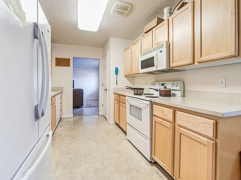 865 N 500 W #5 — Photo 3