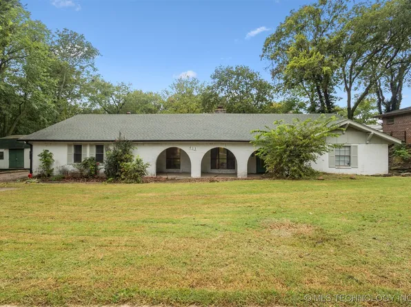 913 Sandstone Dr, Bartlesville, OK 74006