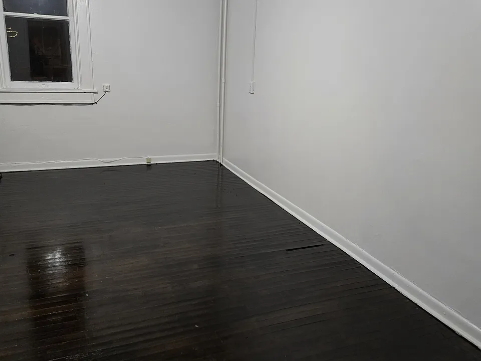 150 Sweetwater St #5