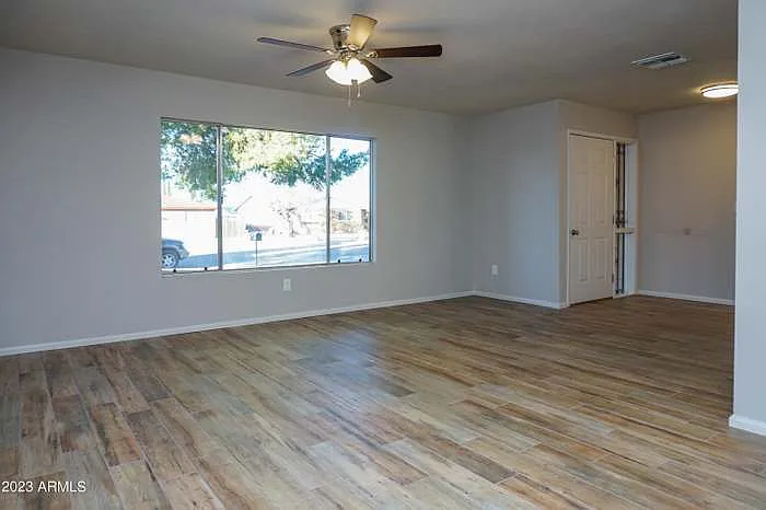 530 Hegge Dr — Photo 17