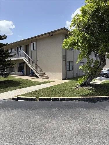 15324 SW 72nd St #12-21 Photo 1