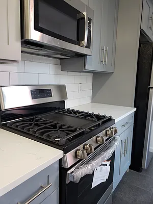 Rented by MCR Realty | media 8