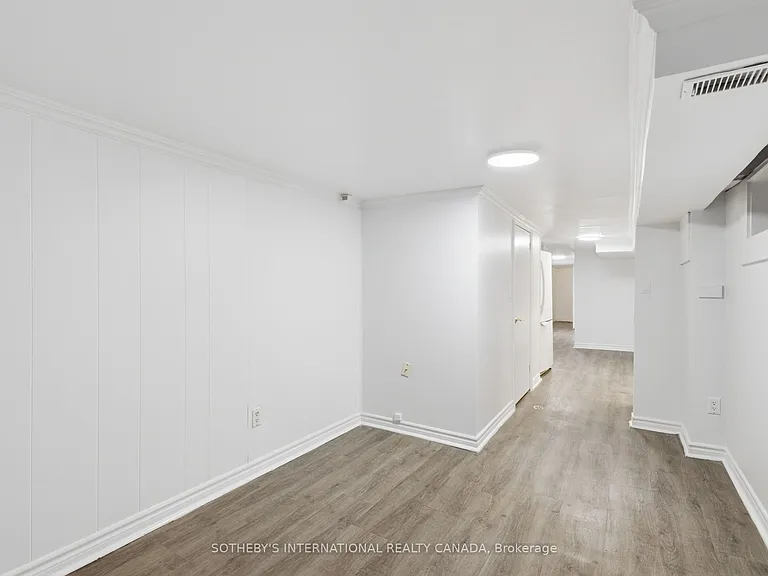 284 Euclid Ave #BASEMENT — Photo 12