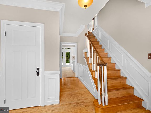2nd image of 9849 S Park Cir
