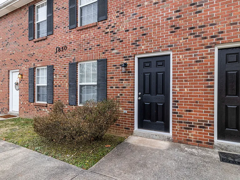 1850 Waters Edge Dr #A — Photo 1