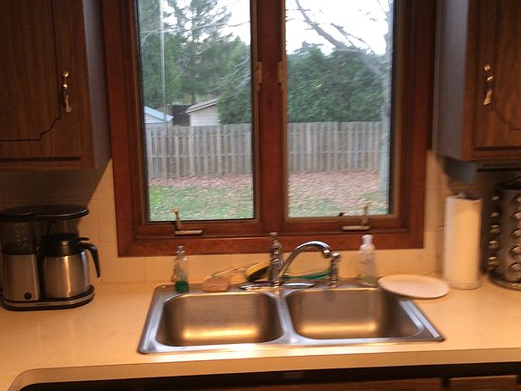 5th image of 9601 Applewood Dr