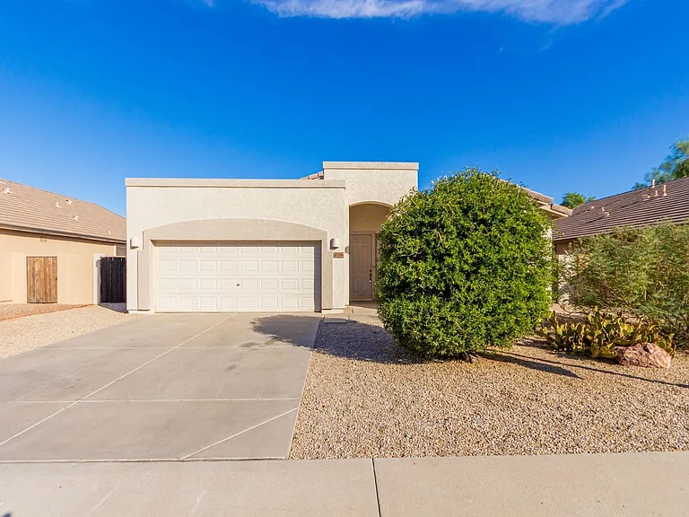 3556 E Hampton Ln — Photo 25