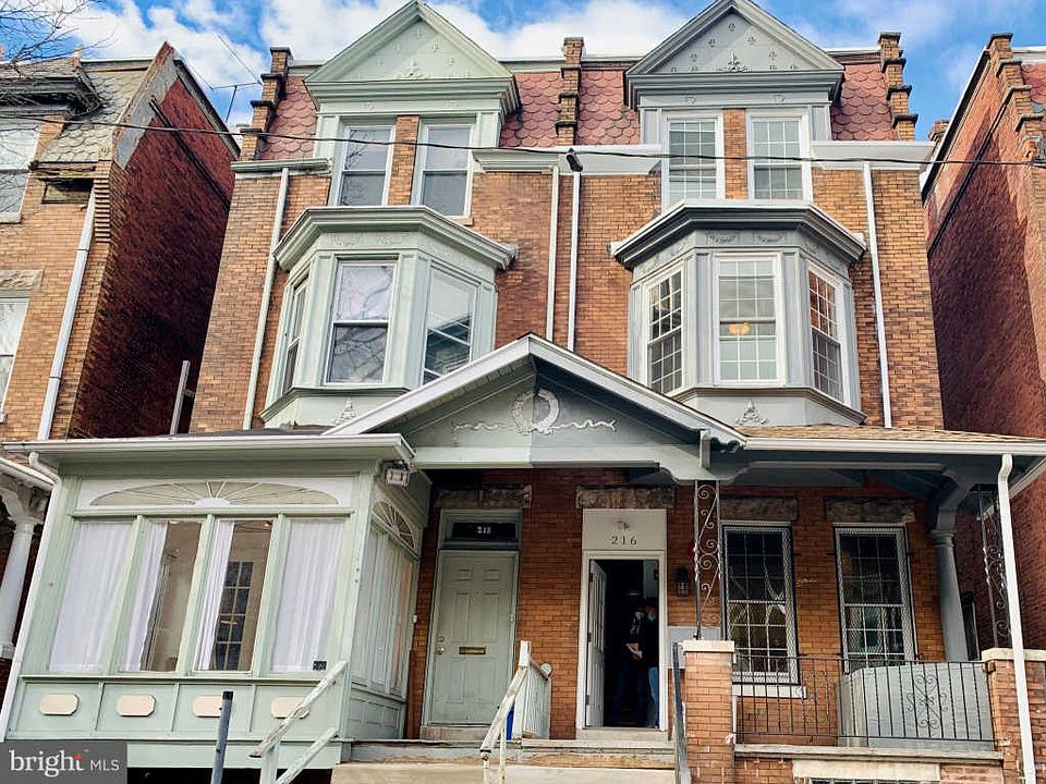 1st image of 216 Buckingham Pl #1