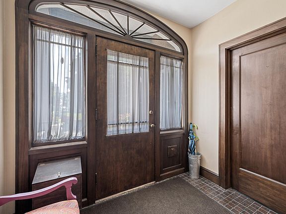 5th image of 2440 Blaisdell Ave