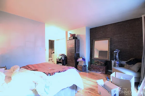 Rented by City Connections Realty | media 28