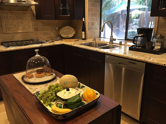 travertine backsplash