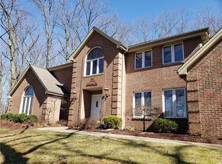 104 Briar Hill Dr, Zelienople, PA 16063