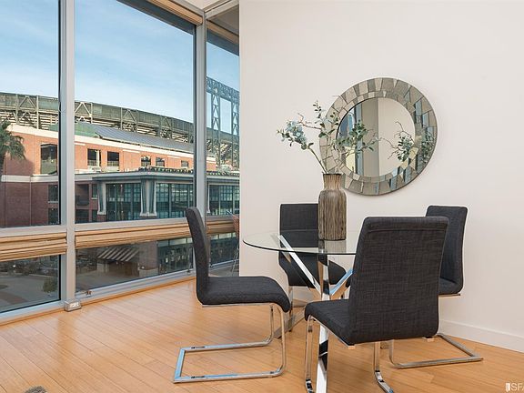 4th image of 207 King St APT 412
