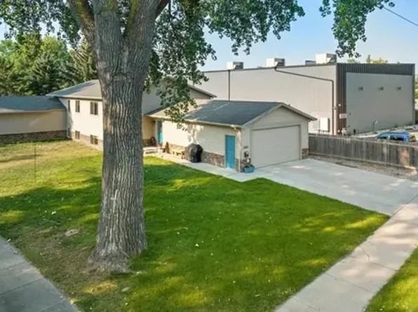 101 8th Ave NW, Minot, ND 58703