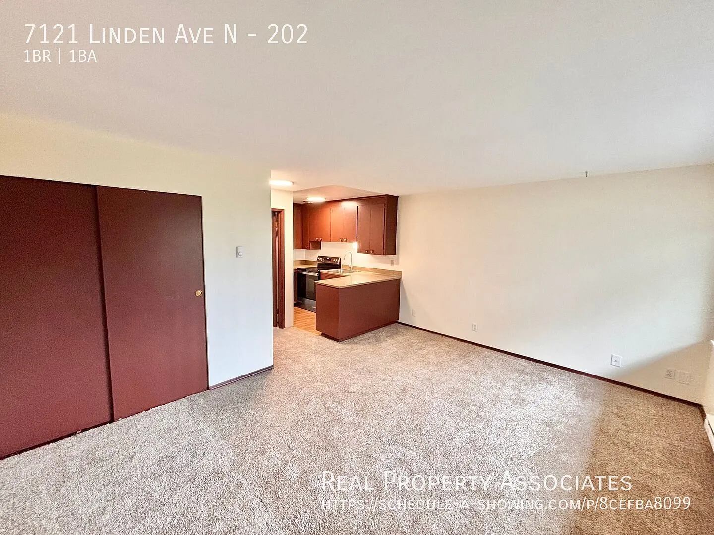 Spacious 1-Bedroom Close to Green Lake! — Photo 3