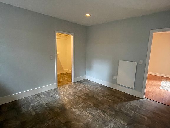 3rd image of 224 Tower Rd