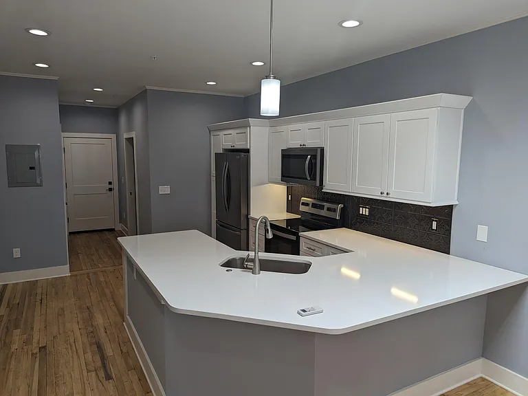 116 N College Ave #5 — Photo 6