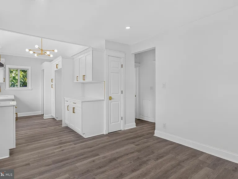 319 Laurel Ave — Photo 15